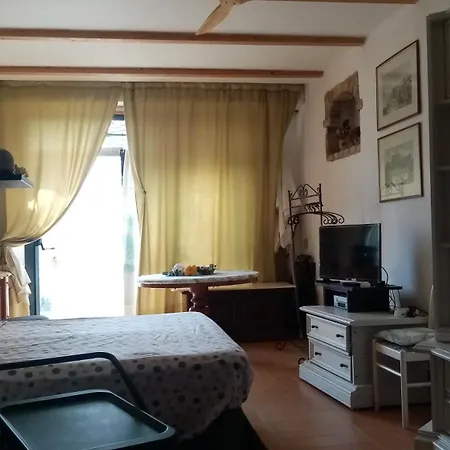 Abruzzocasacampagna - Monolocale Con Mini-cucina, Giardino E Parcheggio * Collecorvino